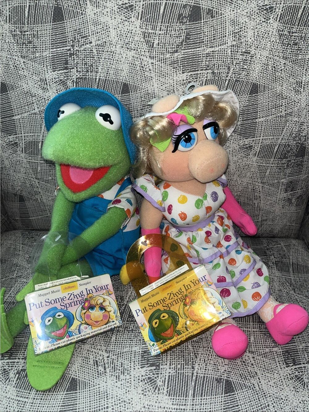 Miss Piggy & Kermit Plush Stuffed Muppets 1993 Target Spring Promo w/ Cassettes